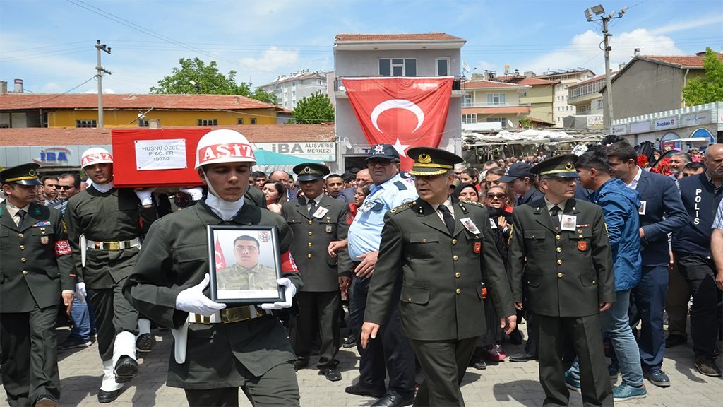 Piyade Er. Hüsnü ÖZEL, Son Yolculuğunda Yürekleri Dağladı