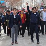 Mucurlu Öğrencilerden Şehitlerimize Saygı Yürüyüşü Düzenlendi