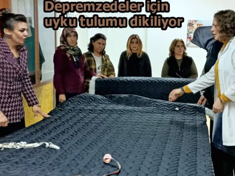Depremzedeler için uyku tulumu dikiliyor